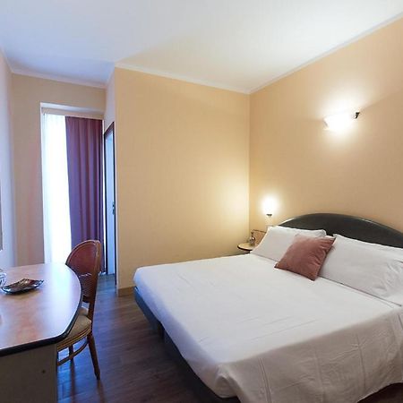 Hotel Trevi Riccione Esterno foto