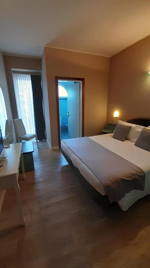 Hotel Trevi Riccione Esterno foto