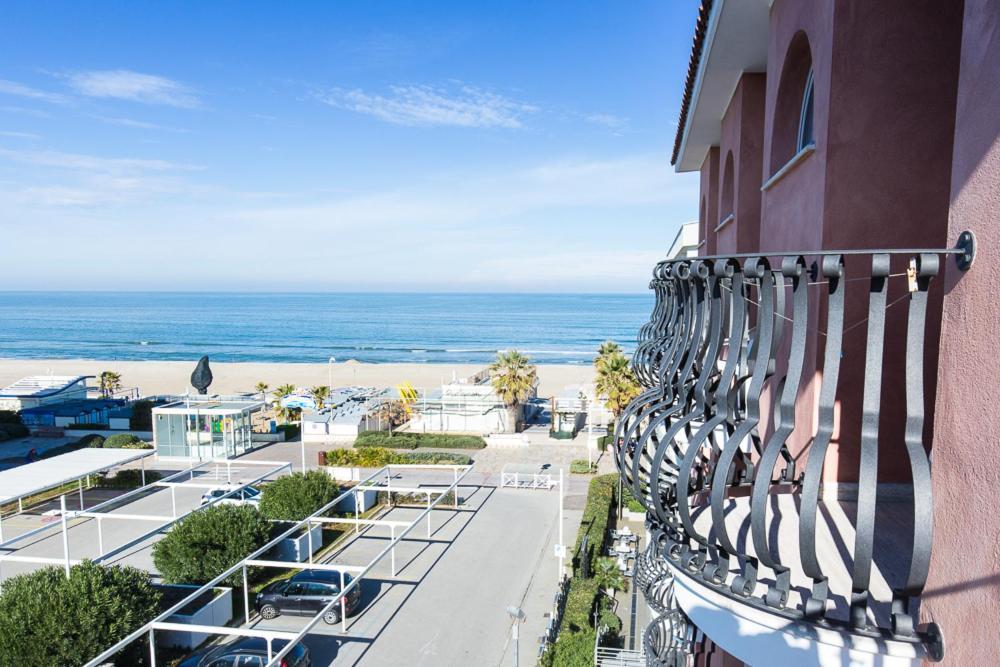 Hotel Trevi Riccione Esterno foto