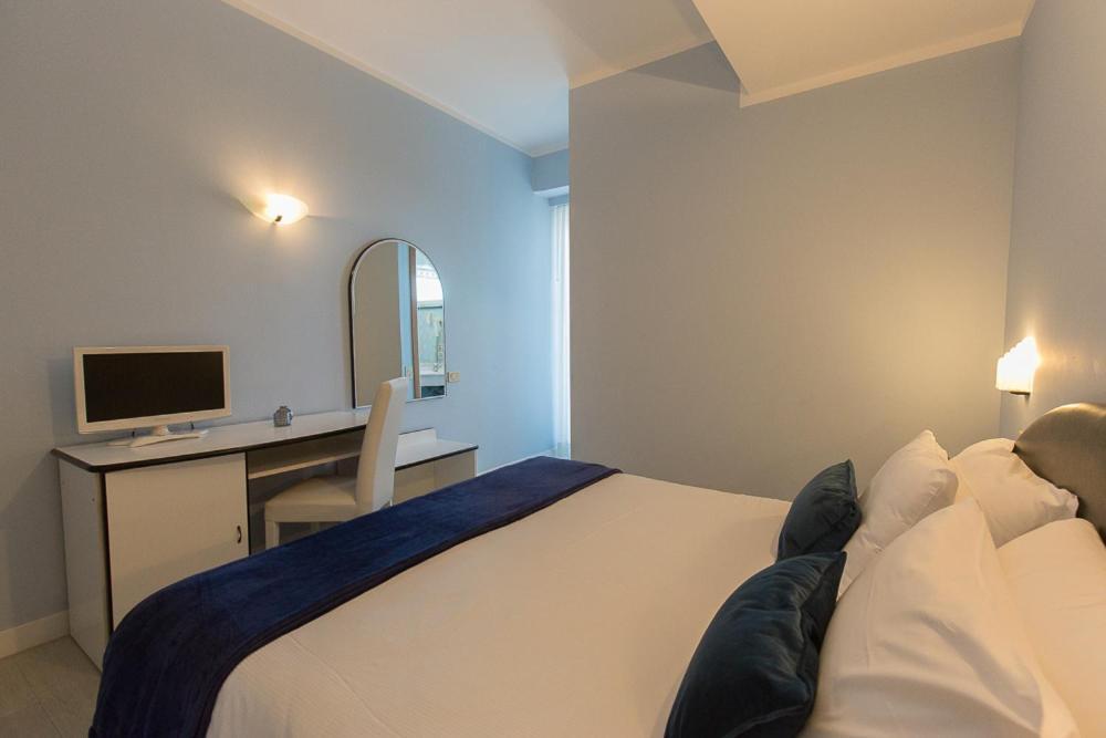 Hotel Trevi Riccione Esterno foto