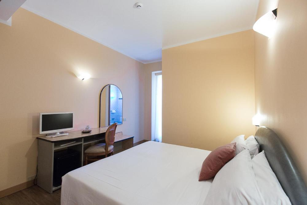 Hotel Trevi Riccione Esterno foto