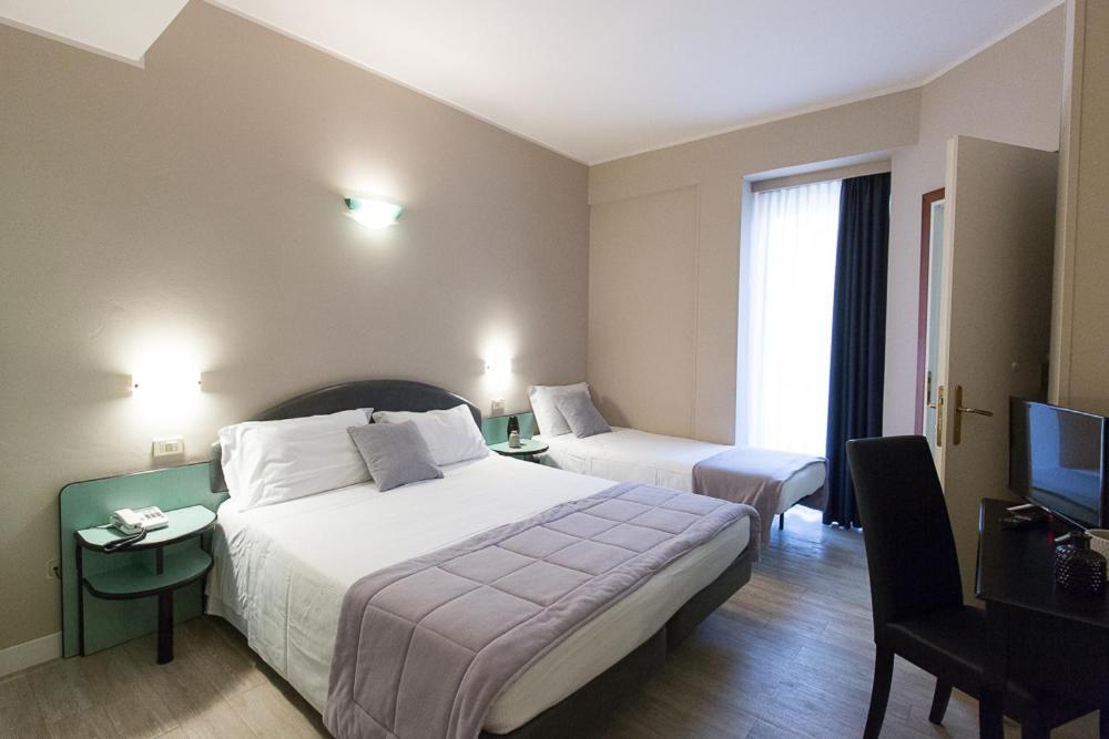 Hotel Trevi Riccione Esterno foto